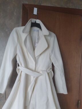 Women's Brand New Sz S Cream Belted Trench Coat